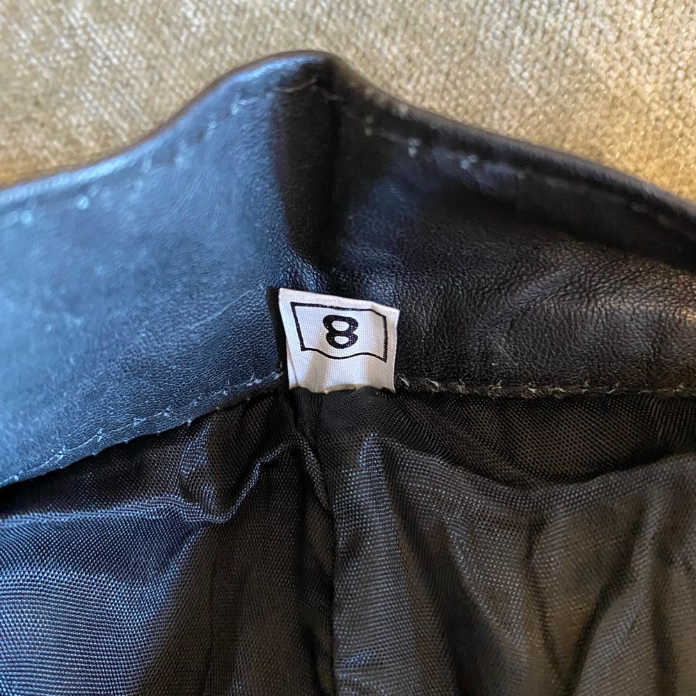 Vintage 💯 Leather High Waisted Shorts, Canadian Made, Citi, Size 8 - Picture 5 of 12